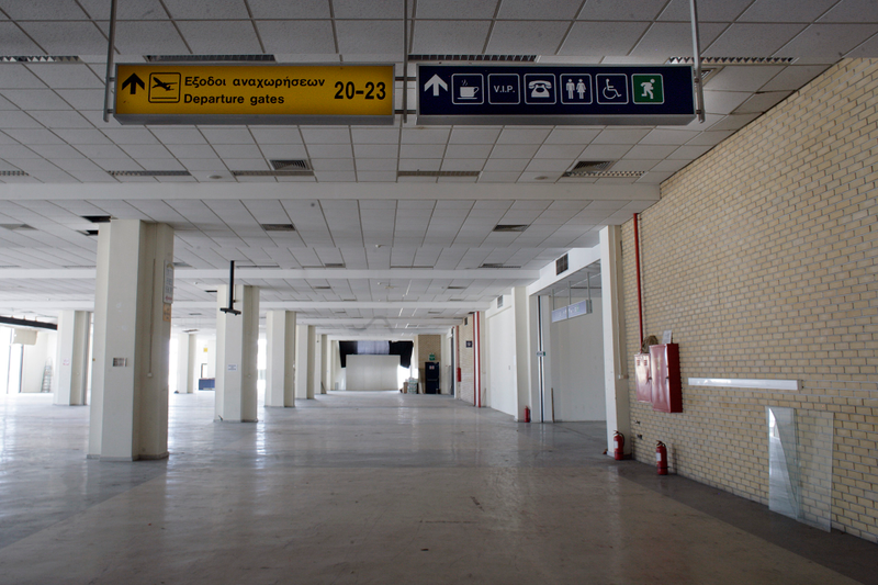 Illustration for article titled Athens' Abandoned International Airport Is Incredibly Creepy